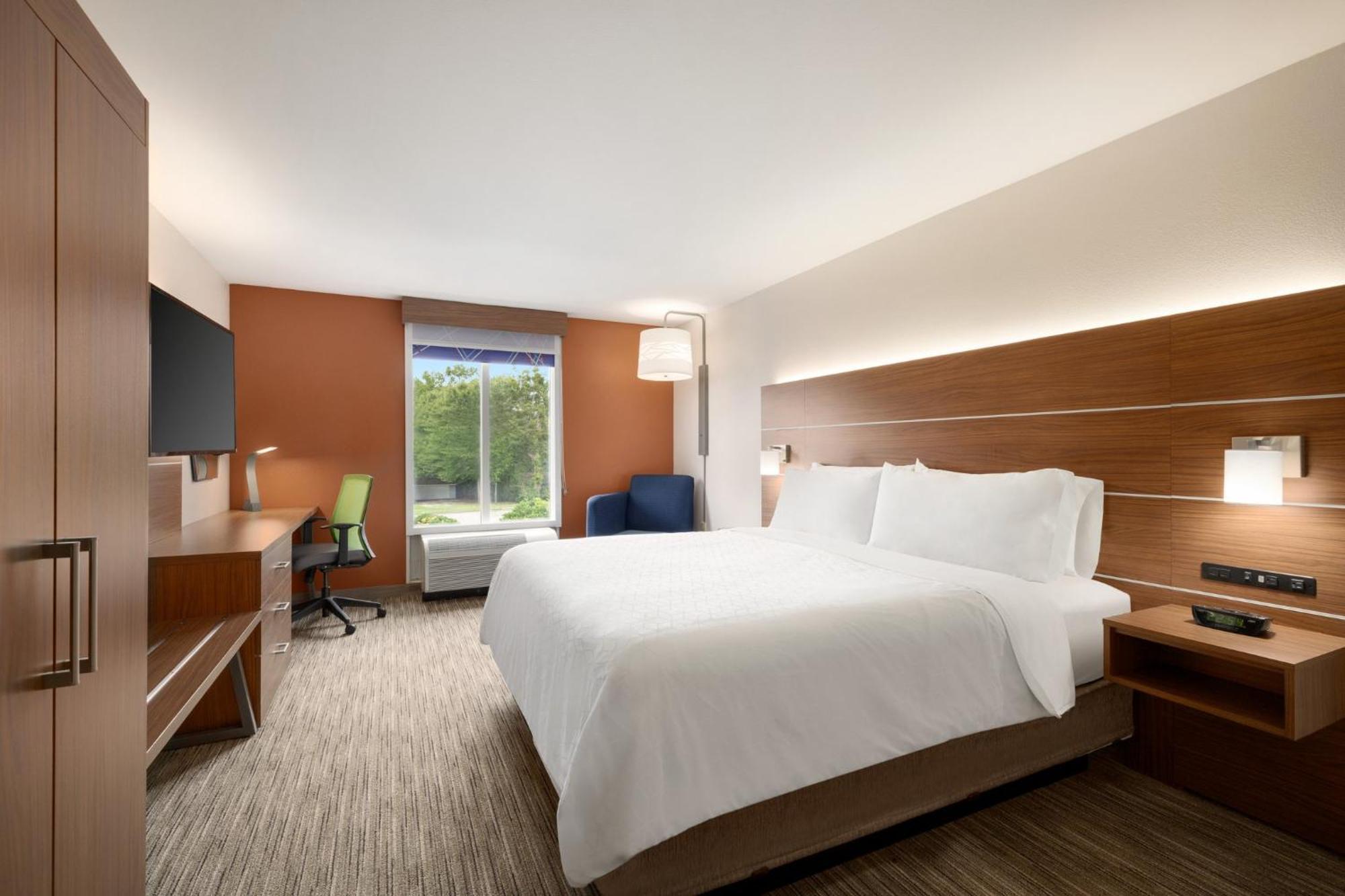 Holiday Inn Express Hotel & Suites Opelika Auburn By Ihg Bagian luar foto